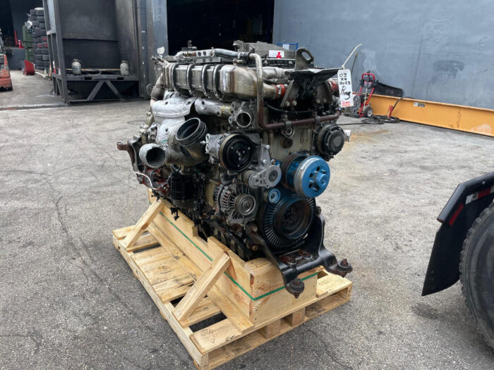 2018 DETROIT DD15 ENGINE - Image 1