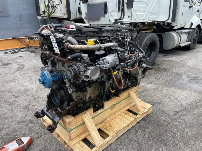 2018 DETROIT DD15 ENGINE - Image 2